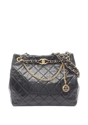 CHANEL Pre-Owned 2021-2026 CC Quilted Lambskin tote bag - Black