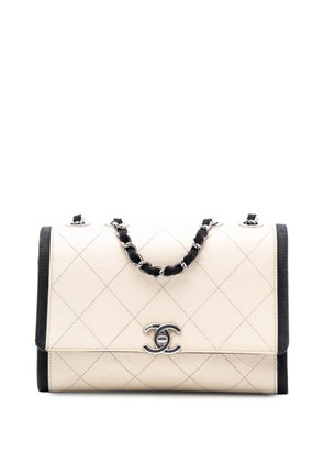 CHANEL Pre-Owned 2018 CC Quilted Crumpled Calfskin and Grosgrain Flap crossbody bag - Brown