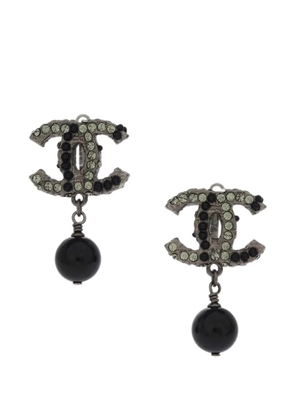 CHANEL Pre-Owned 2010 cc-pendant rhinestone earrings - Silver