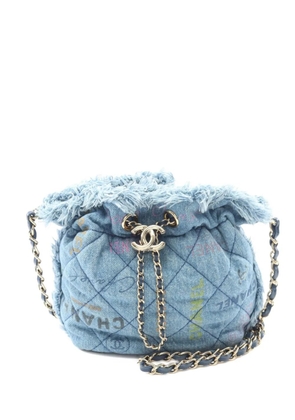 CHANEL Pre-Owned 2021 small denim shoulder bag - Blue