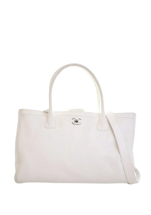 CHANEL Pre-Owned 2006-2008 Medium Calfskin Executive Cerf Tote satchel - White