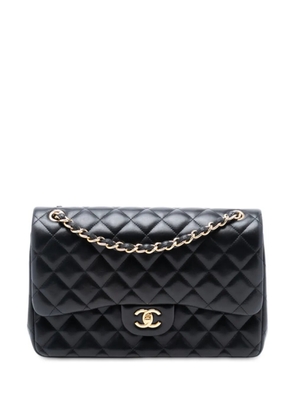 CHANEL Pre-Owned 2012 Jumbo Classic Lambskin Double Flap shoulder bag - Black