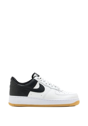 Nike Air Force 1 '07 LV8 colour-block panelled sneakers - White