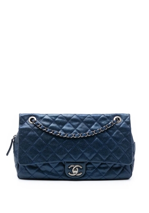 CHANEL Pre-Owned 2013-2014 Jumbo Quilted Iridescent Caviar Easy Flap shoulder bag - Blue