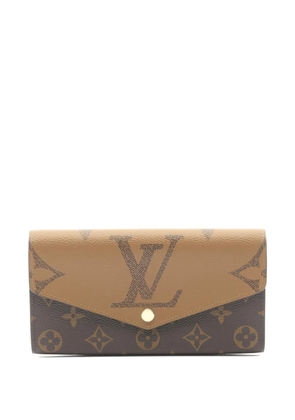 Louis Vuitton Pre-Owned 2021 Sara monogram bi-fold wallet - Brown