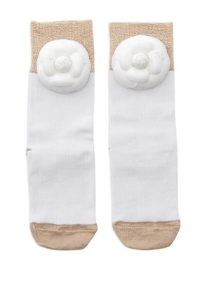CHANEL Pre-Owned 1986-1988 Camellia socks - White