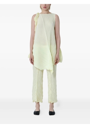 Issey Miyake Wrinkled and Twisted asymmetric dress - Yellow