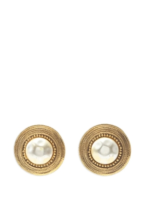CHANEL Pre-Owned 1986-1988 pearl clip-on earrings - Gold