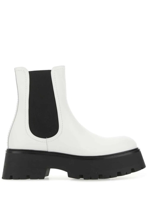 Alexander McQueen chunky-sole leather boots - White