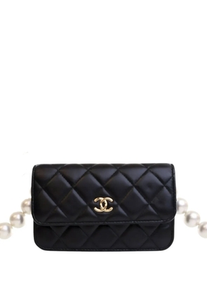 CHANEL Pre-Owned 2020 Quilted Lambskin Maxi Pearls Clutch With Chain crossbody bag - Black