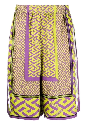 Versace La Greca-print silk shorts - Yellow