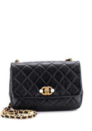 CHANEL Pre-Owned CC Pearl Section Chain Flap Bag Quilted Calfskin Small shoulder bag - Black