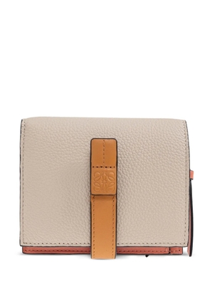 LOEWE strap-detail leather wallet - Grey
