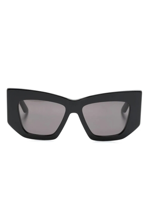 Alexander McQueen Eyewear butterfly-frame sunglasses - Black