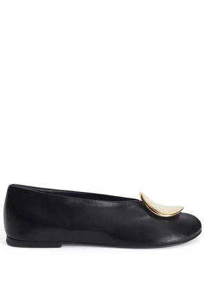 Jil Sander decorative-plaque ballerina shoes - Black