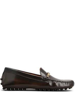 Tod's logo-plaque leather loafers - Brown