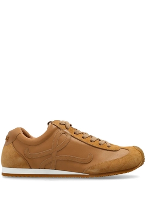 LOEWE logo-patch sneakers - Brown