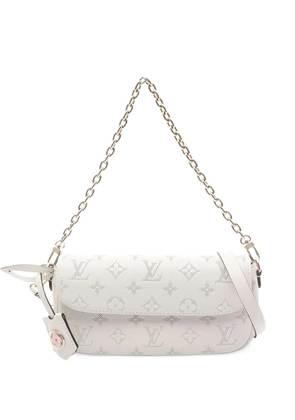 Louis Vuitton Pre-Owned 2010s Wallet on Chain Ivy monogram-flower shoulder bag - White