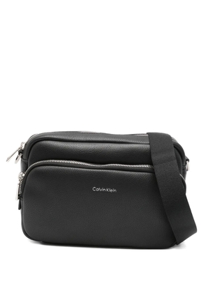 Calvin Klein logo-lettering cross body bag - Black