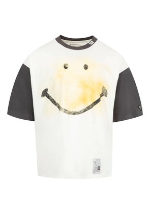 Maison MIHARA YASUHIRO smiley face-print T-shirt - White
