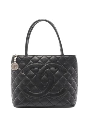 CHANEL Pre-Owned 2000-2002 Medallion quilted leather tote bag - Black