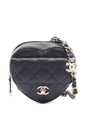 CHANEL Pre-Owned 2021 heart matelasse shoulder bag - Black
