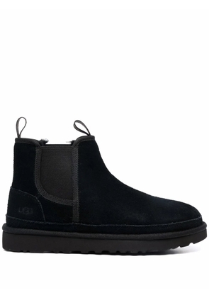 UGG debossed-logo shearling ankle boots - Black