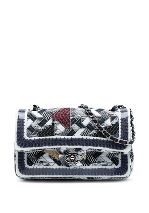 CHANEL Pre-Owned 2016-2017 Medium Classic Tweed and Silicone Double Flap shoulder bag - Blue