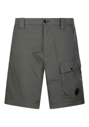 C.P. Company Lens-detail cargo shorts - Green
