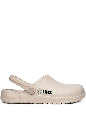 Ales Grey Rodeo Drive clogs