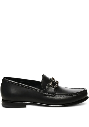 Ferragamo Gancini-detail leather loafers - Black