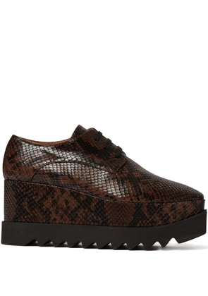 Stella McCartney 80mm Elyse snakeskin-effect platform derby shoes - Brown