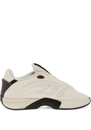 adidas Nova Iiinfinity perforated-detail sneakers - White