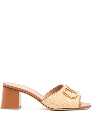 Valentino Garavani v-Logo-plaque sandals - Neutrals