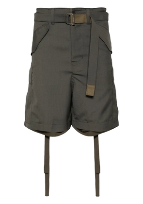 sacai belted cargo shorts - Green