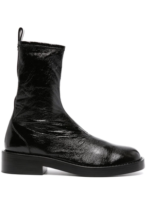 Courrèges logo-patch cracked-effect boots - Black