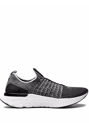 Nike React Phantom Run Flyknit 'Black/White' sneakers