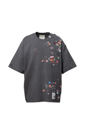 Maison MIHARA YASUHIRO sticker-print T-shirt - Grey