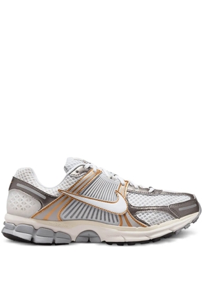 Nike Zoom Vomero 5 'PlatinumTint/Metallic Gold' sneakers - White