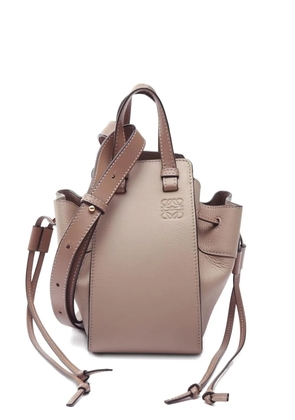 Loewe Pre-Owned 2010s mini Hammock drawstring bag - Brown
