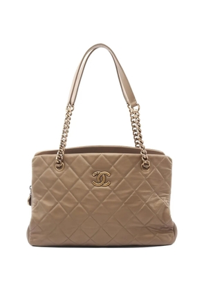 CHANEL Pre-Owned 2012-2013 Matelassé chain shoulder bag - Brown