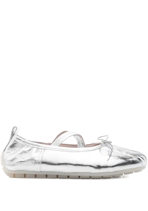 Simone Rocha cross-strap bow ballet flats - Silver