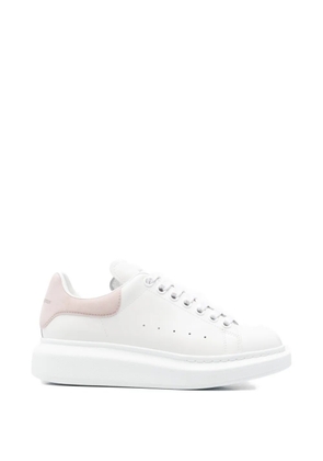 Alexander McQueen Oversized sneakers - White