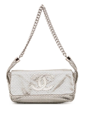 CHANEL Pre-Owned 2008-2009 Metallic Glazed Calfskin Perforated Rodeo Drive Flap shoulder bag - Silver