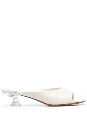 Tod's slip-on leather sandals - White