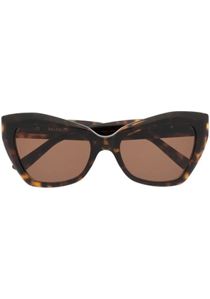 Balenciaga Eyewear butterfly tinted sunglasses - Brown