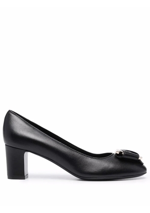 Ferragamo Gancini-bow leather pumps - Black