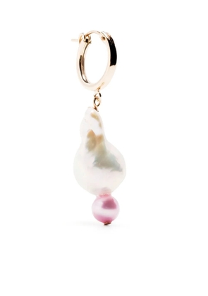 A Sinner in Pearls fireball pearl drop hoop earring - White