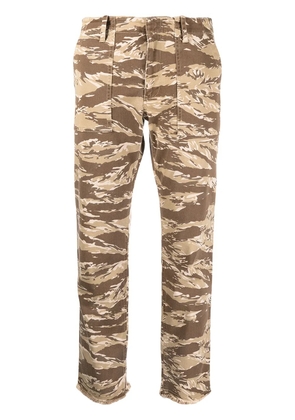 Nili Lotan camouflage print cropped trousers - Neutrals