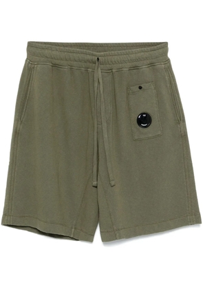 C.P. Company Lens-detail fleece cargo shorts - Green